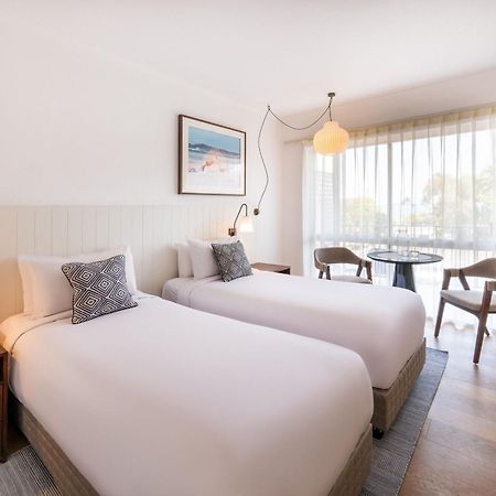 Mantra Club Croc Hotel Еърли Бийч Екстериор снимка