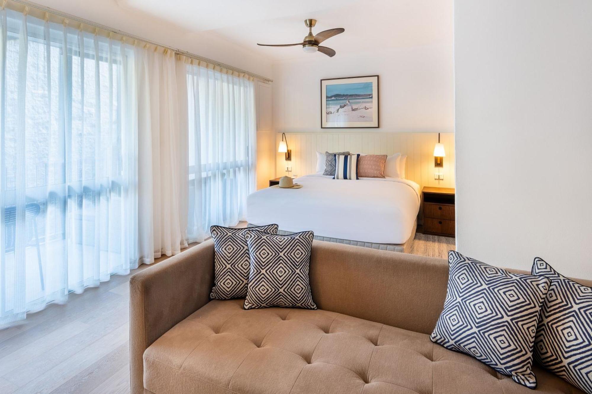 Mantra Club Croc Hotel Еърли Бийч Екстериор снимка